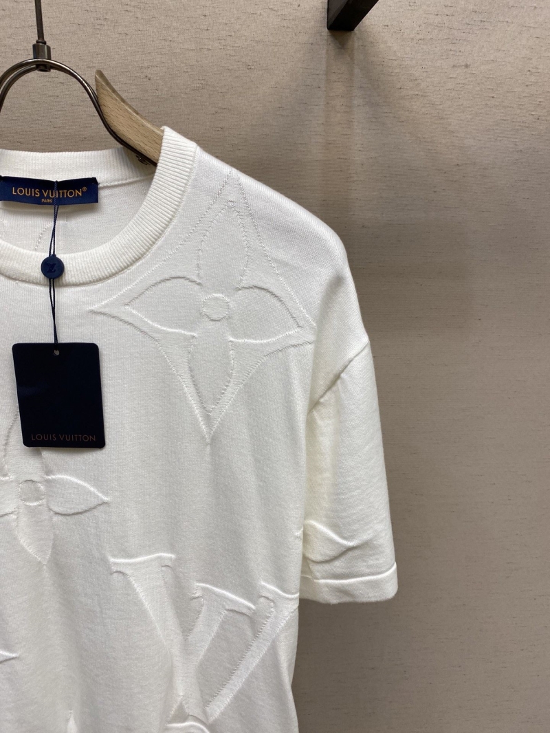 l0vis Vvtt0n shirt